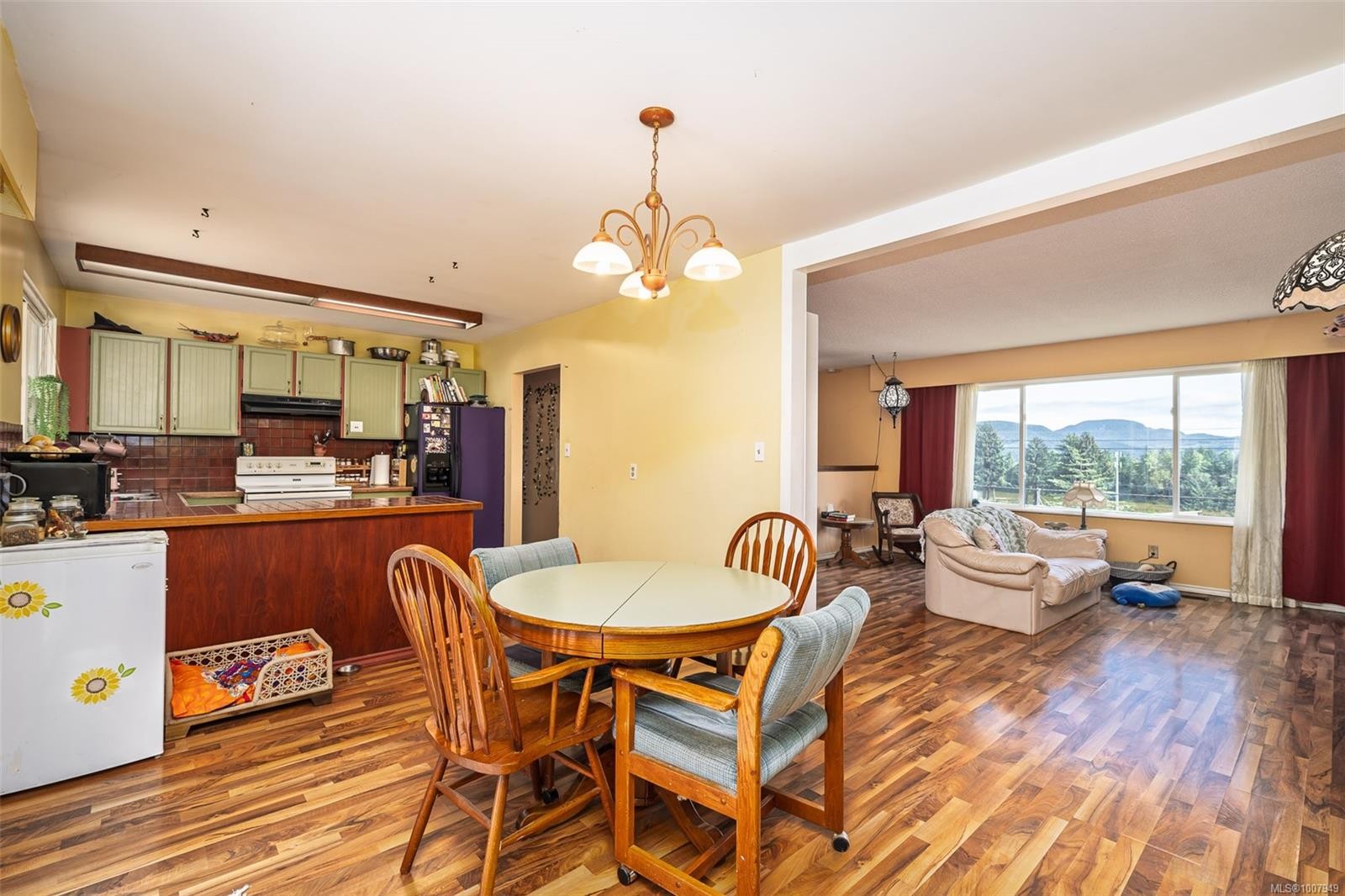 540 Macmillan Dr, Sayward, BC