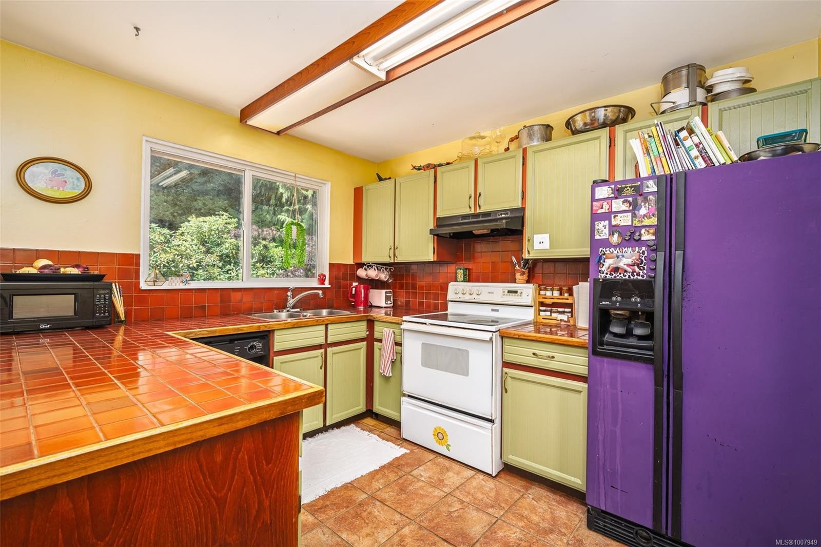 540 Macmillan Dr, Sayward, BC