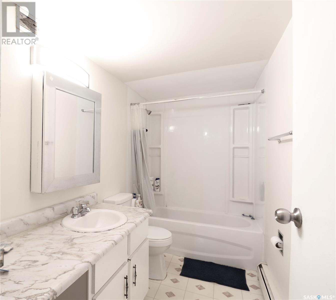 31 51 Centennial Street, Regina, SK - Indoor Photo Showing Bathroom