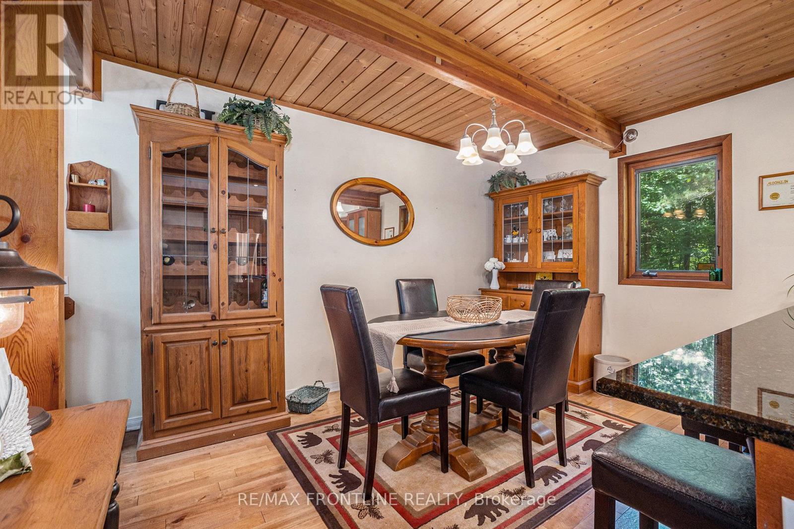 327 Lakewood Road, Tay Valley, ON - Indoor Photo Showing Dining Room
