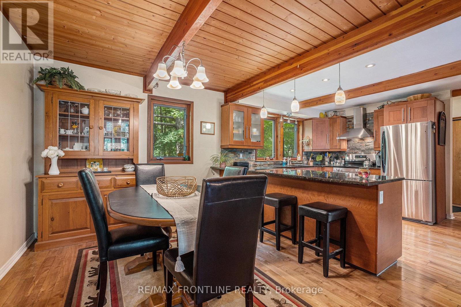 327 Lakewood Road, Tay Valley, ON - Indoor Photo Showing Dining Room