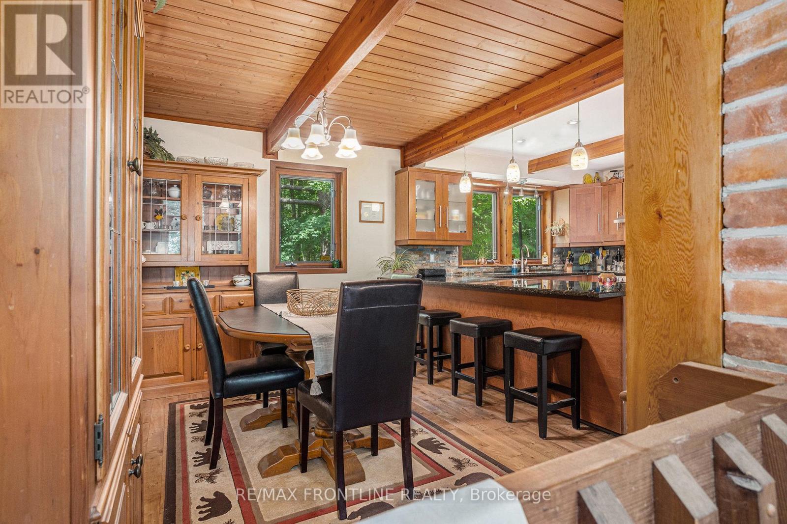 327 Lakewood Road, Tay Valley, ON - Indoor Photo Showing Dining Room