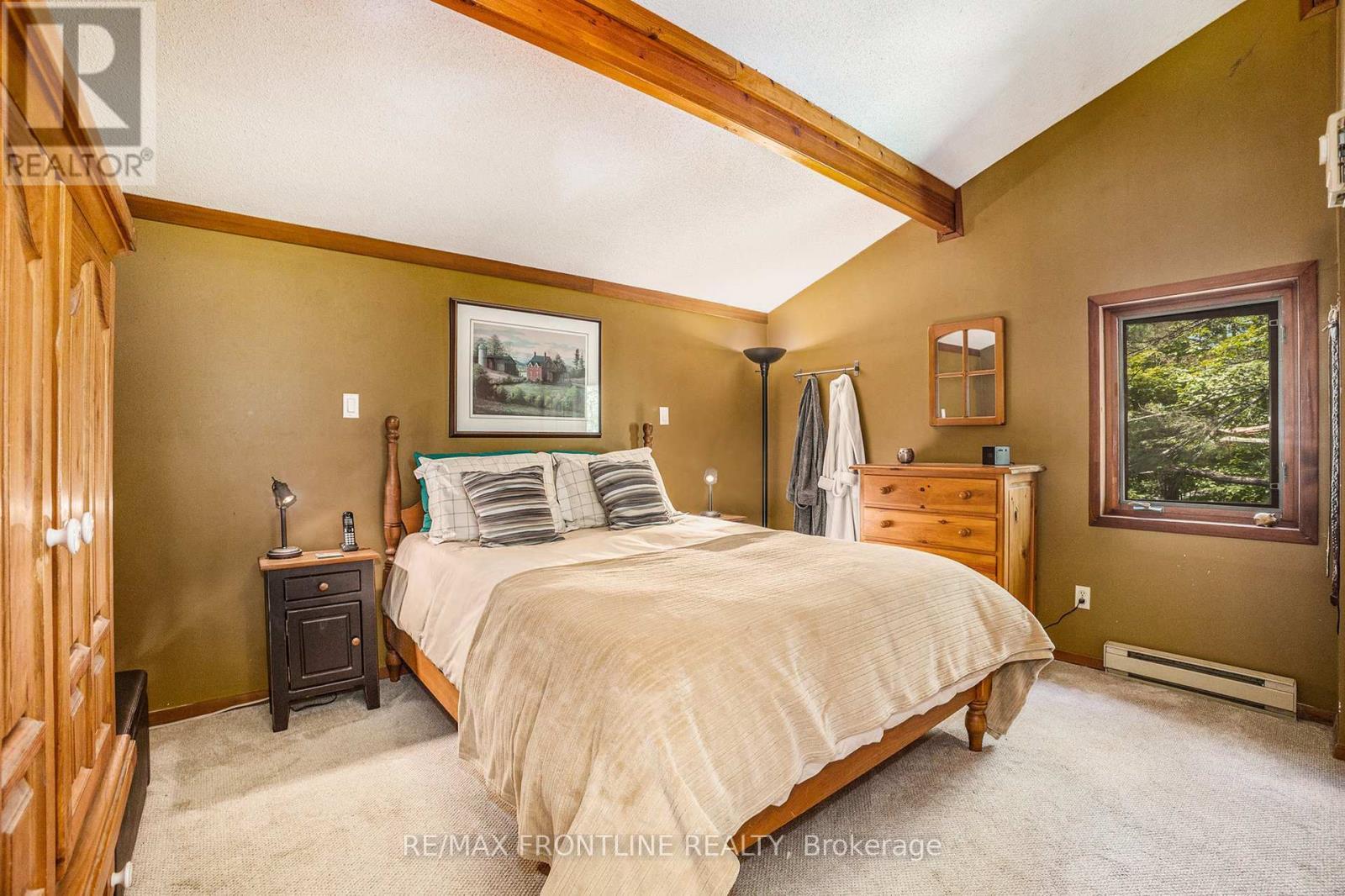 327 Lakewood Road, Tay Valley, ON - Indoor Photo Showing Bedroom