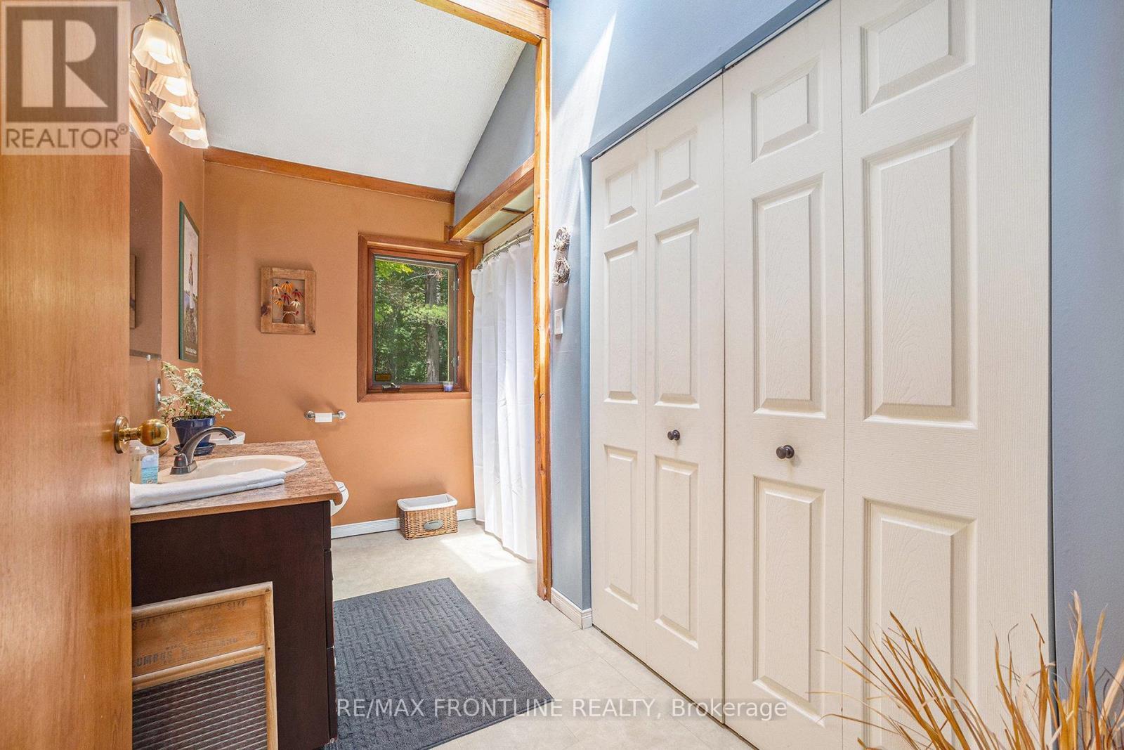 327 Lakewood Road, Tay Valley, ON - Indoor Photo Showing Other Room