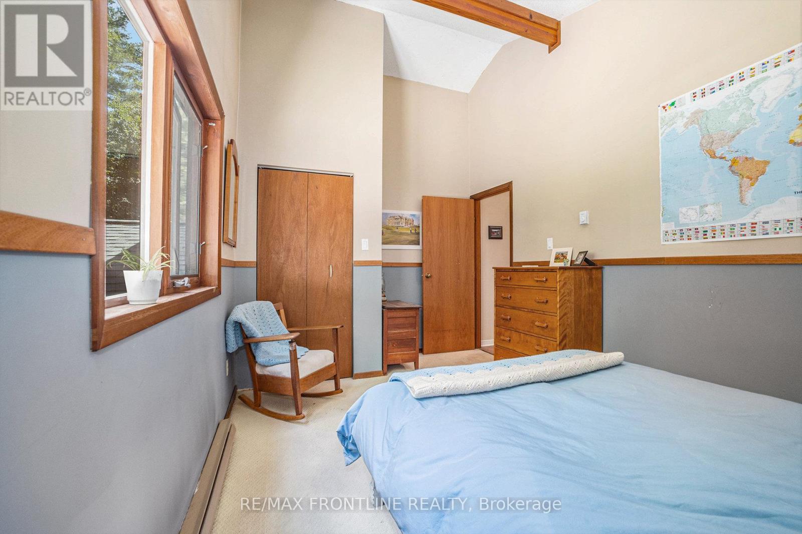 327 Lakewood Road, Tay Valley, ON - Indoor Photo Showing Bedroom