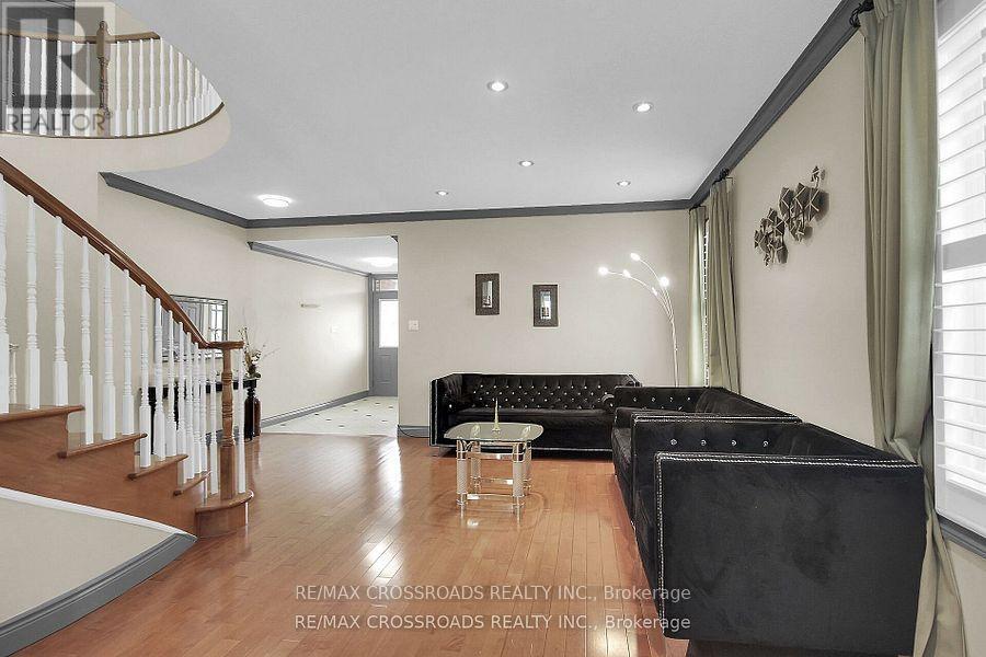 10 Tierney Drive, Ottawa, ON - Indoor Photo Showing Other Room