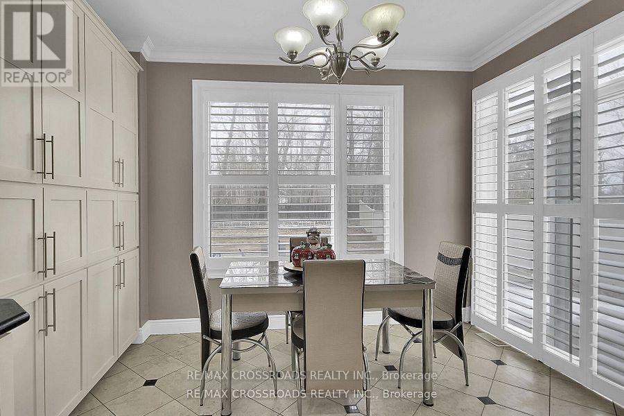 10 Tierney Drive, Ottawa, ON - Indoor Photo Showing Dining Room