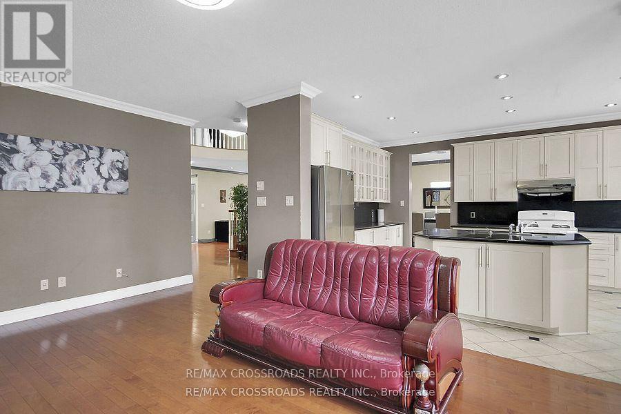 10 Tierney Drive, Ottawa, ON - Indoor