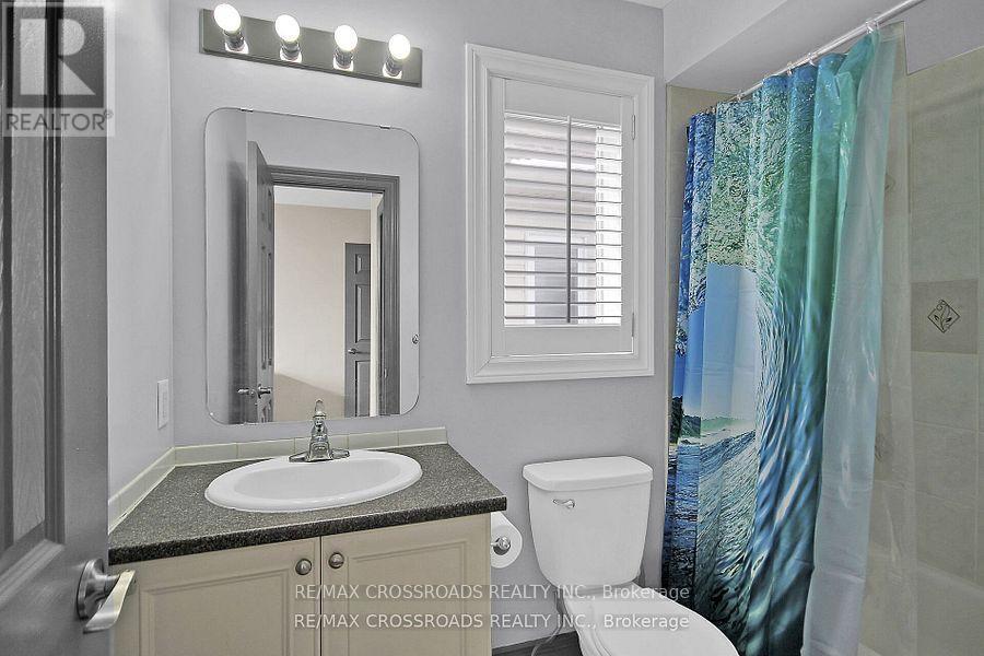 10 Tierney Drive, Ottawa, ON - Indoor Photo Showing Bathroom