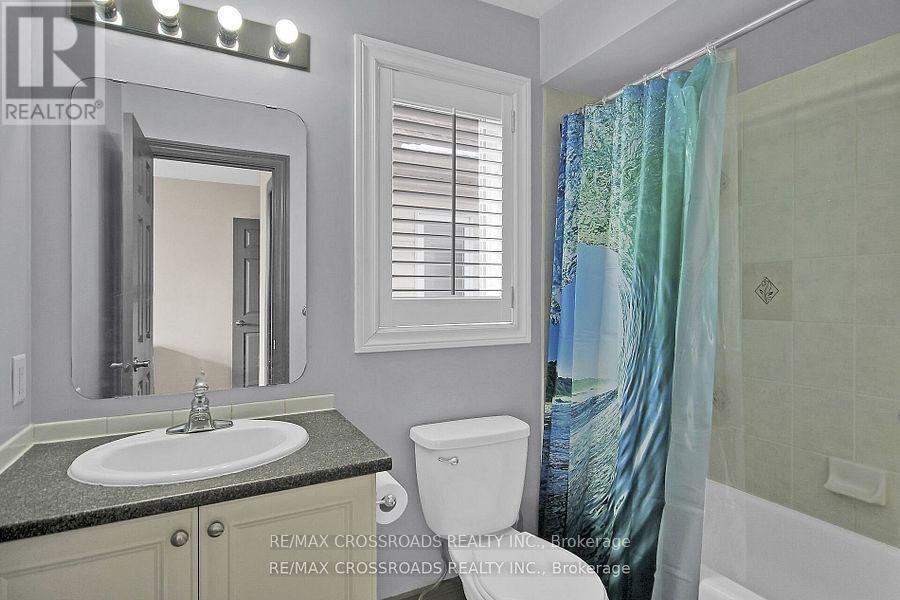 10 Tierney Drive, Ottawa, ON - Indoor Photo Showing Bathroom