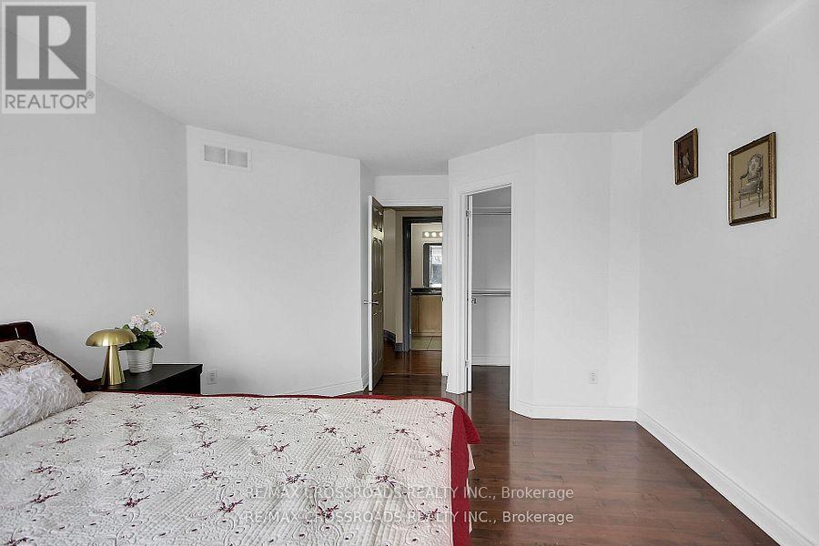 10 Tierney Drive, Ottawa, ON - Indoor Photo Showing Bedroom