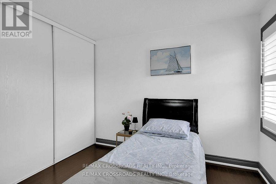 10 Tierney Drive, Ottawa, ON - Indoor Photo Showing Bedroom