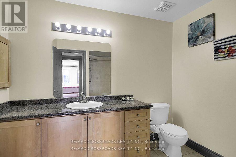 10 Tierney Drive, Ottawa, ON - Indoor Photo Showing Bathroom