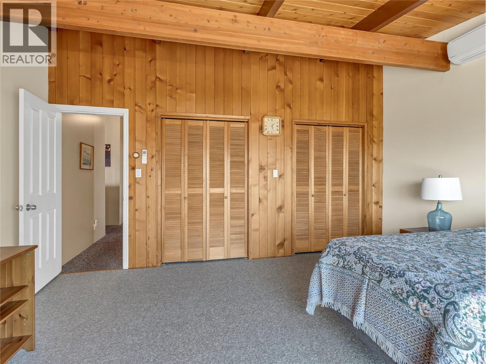 9402 Front Bench Road, Summerland, BC - Indoor Photo Showing Bedroom