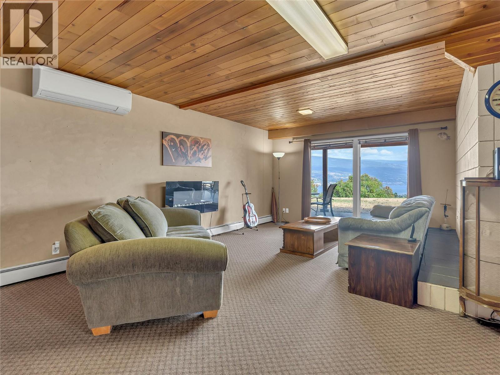 9402 Front Bench Road, Summerland, BC - Indoor