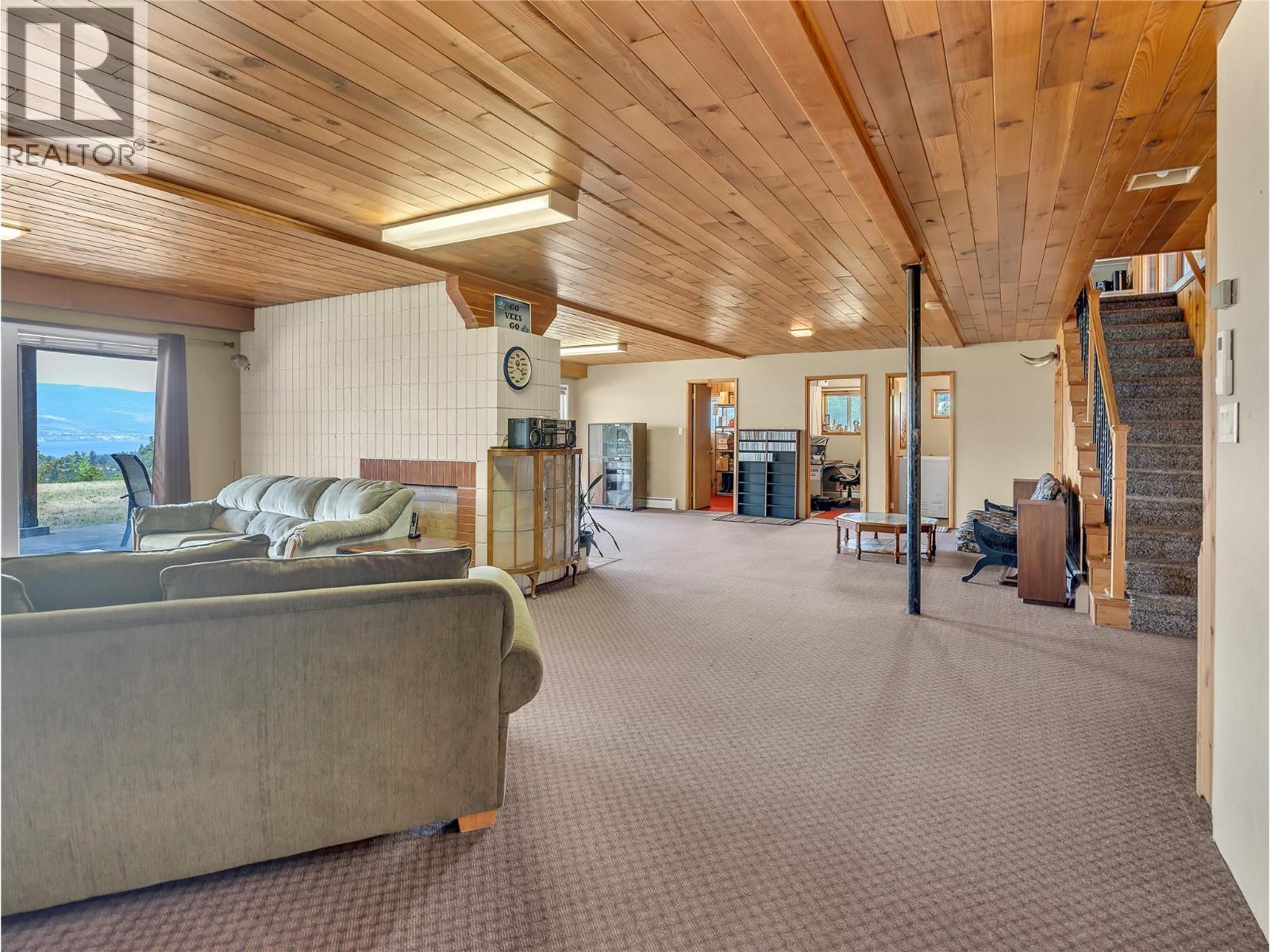 9402 Front Bench Road, Summerland, BC - Photo Showing Other Room