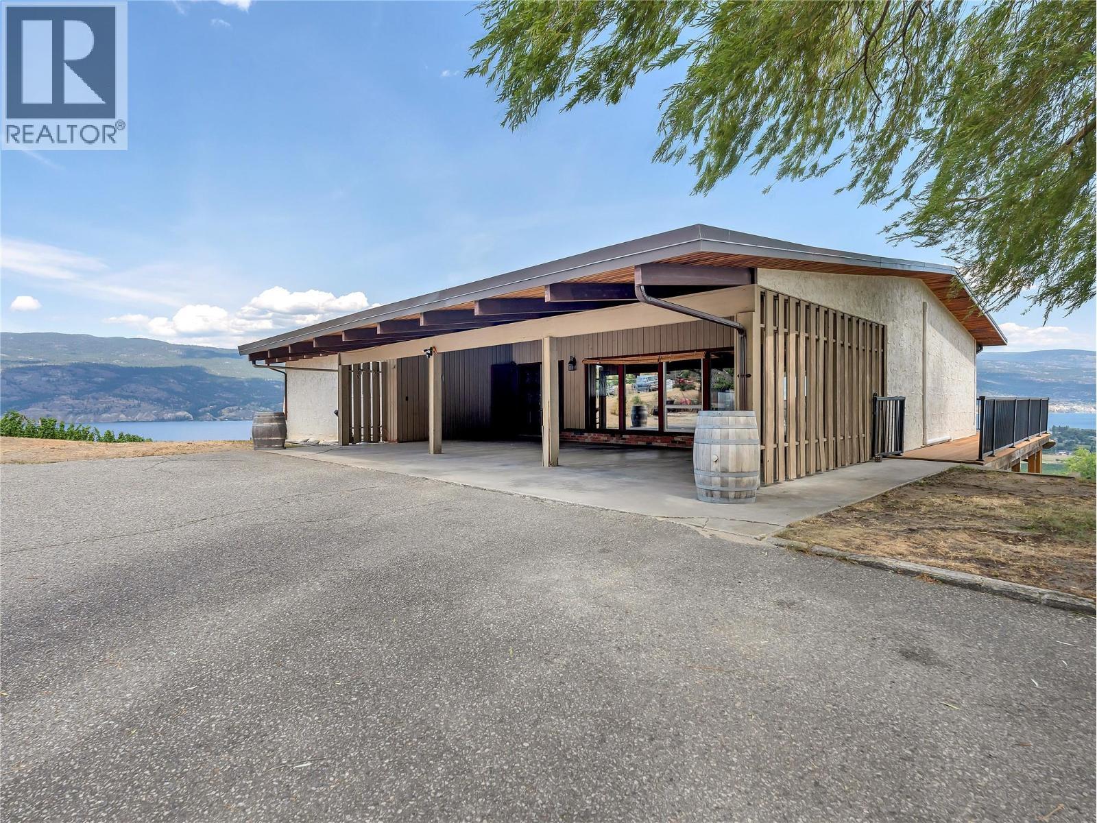 9402 Front Bench Road, Summerland, BC - Outdoor