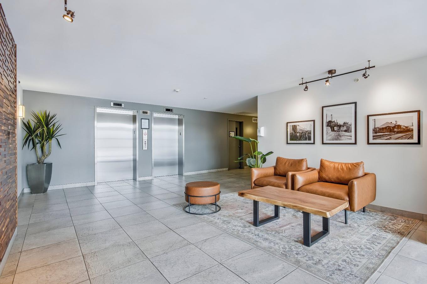 Hall d'entrée/Vestibule - 312-100 Rue Cartier, Saint-Lambert, QC - Indoor