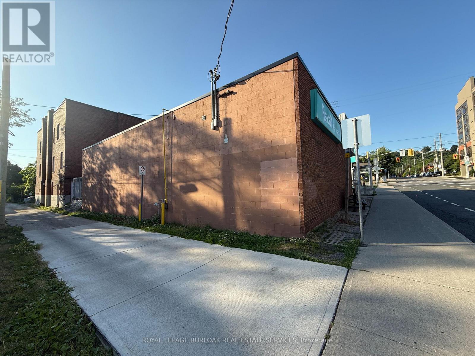 331 Dundurn Street S, Hamilton, ON