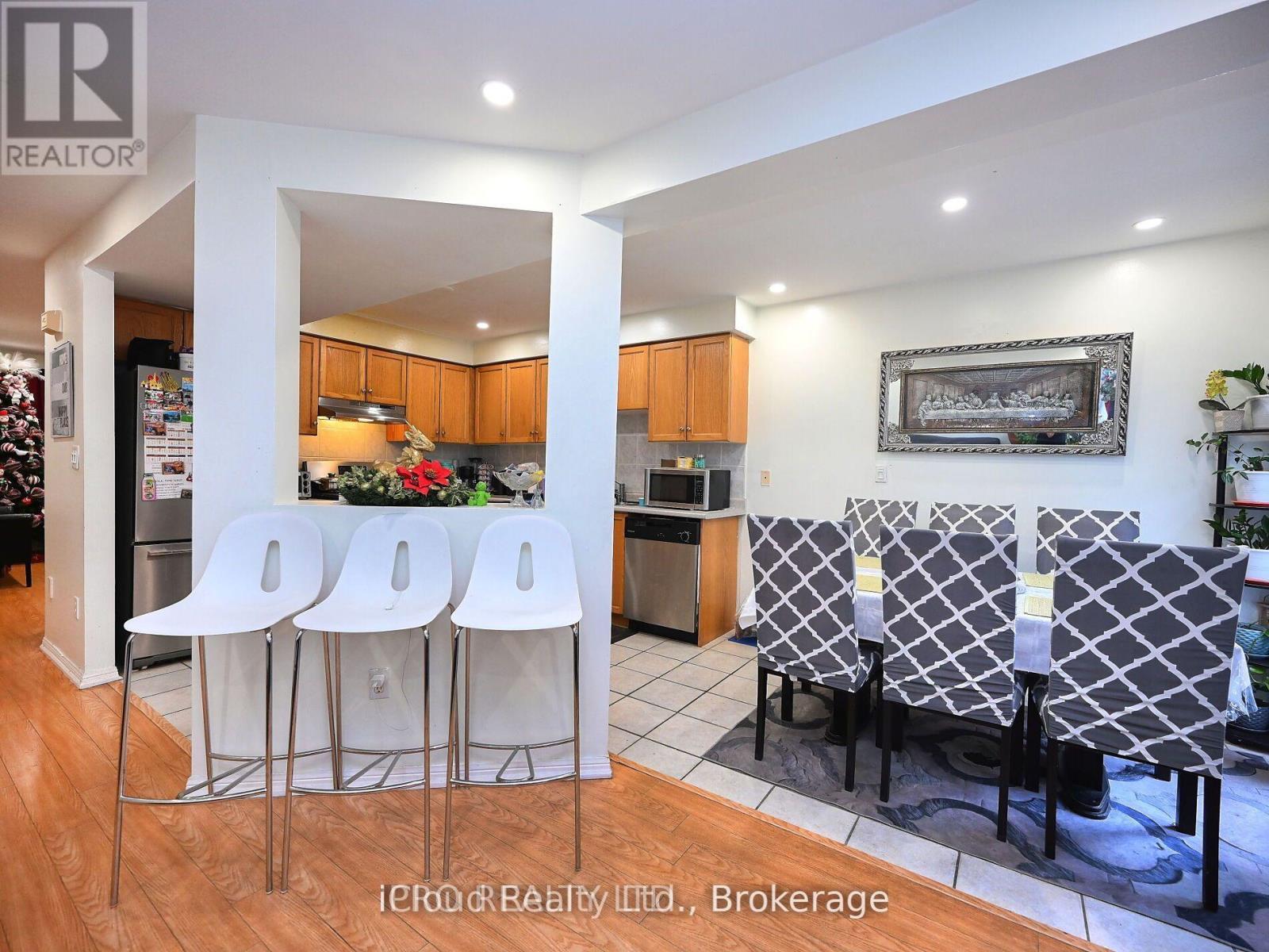 166 - 80 Acorn Place, Mississauga, ON - Indoor