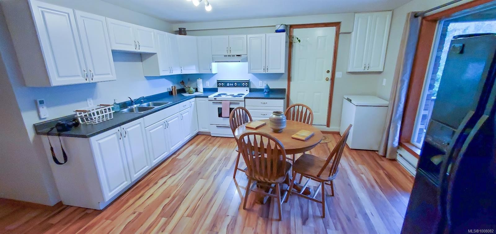 1466 Mahon Rd, Shawnigan Lake, BC