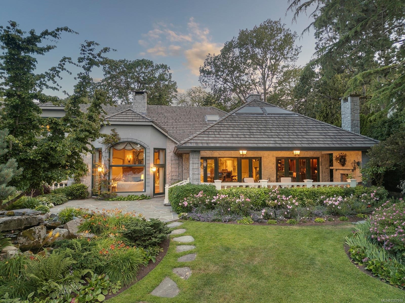 3445 Beach Dr, Oak Bay, BC