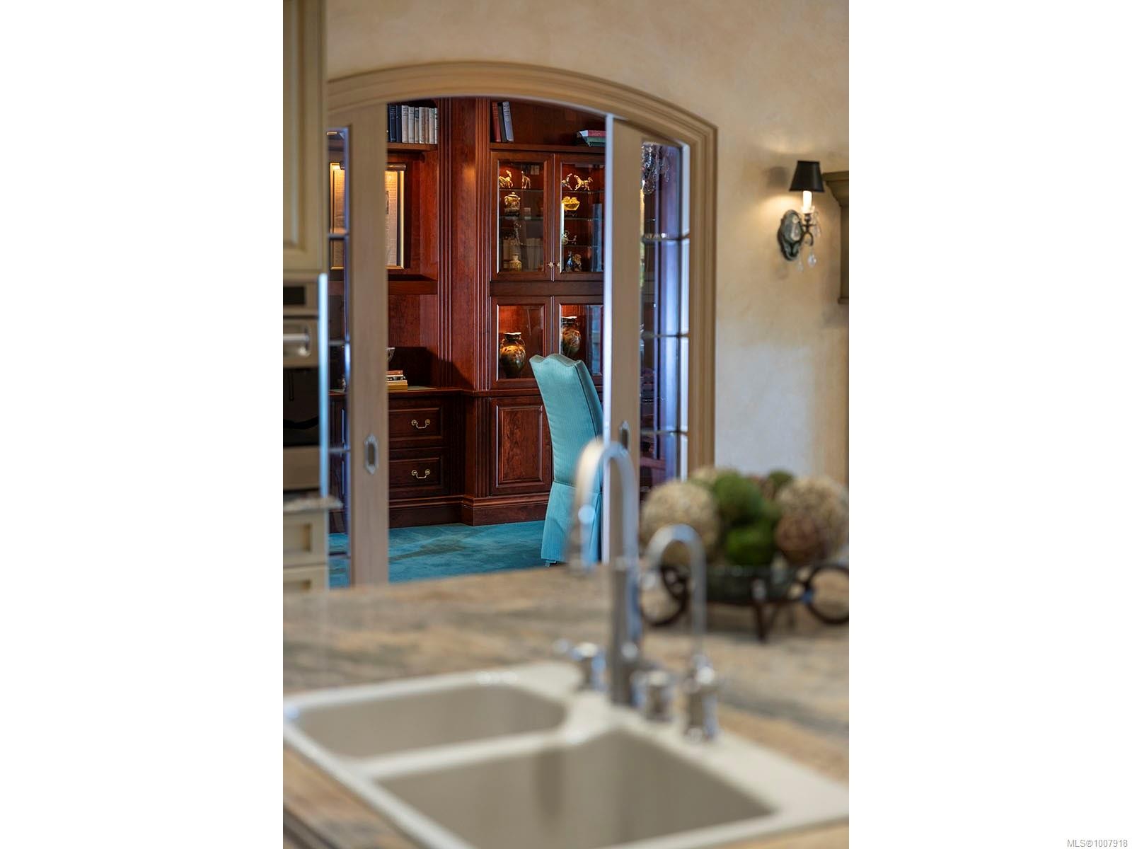 3445 Beach Dr, Oak Bay, BC