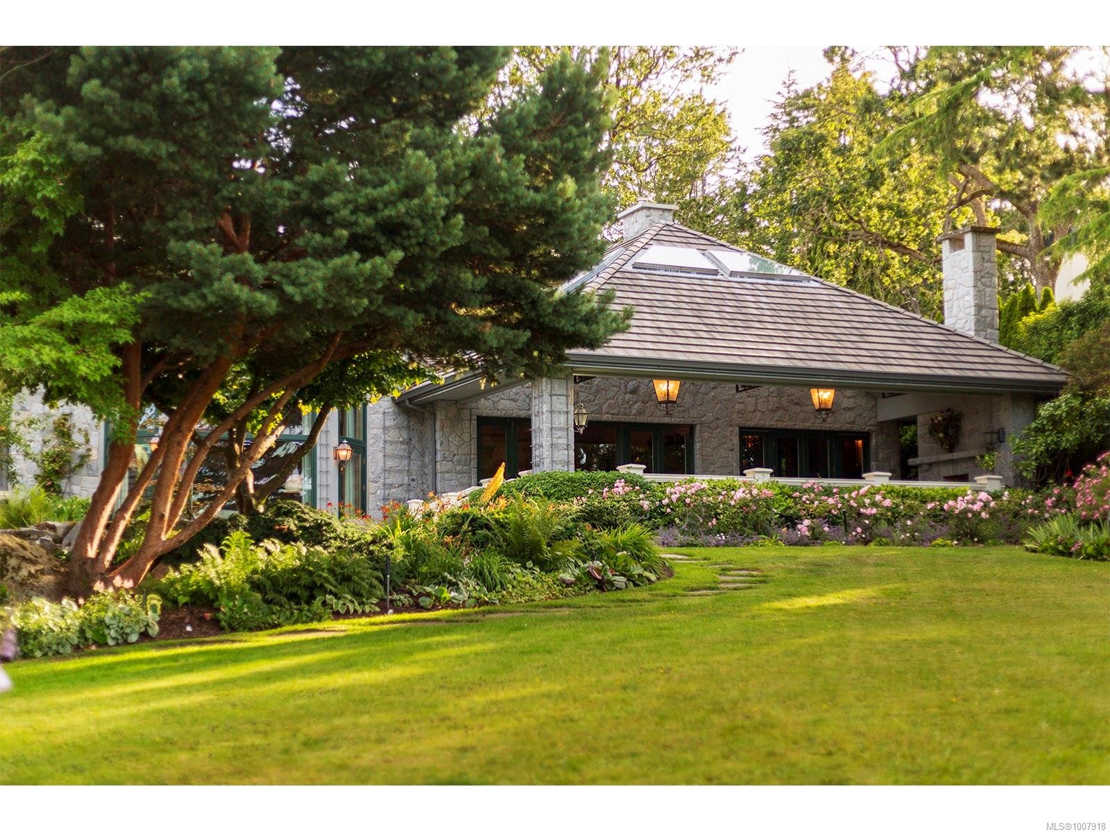 3445 Beach Dr, Oak Bay, BC