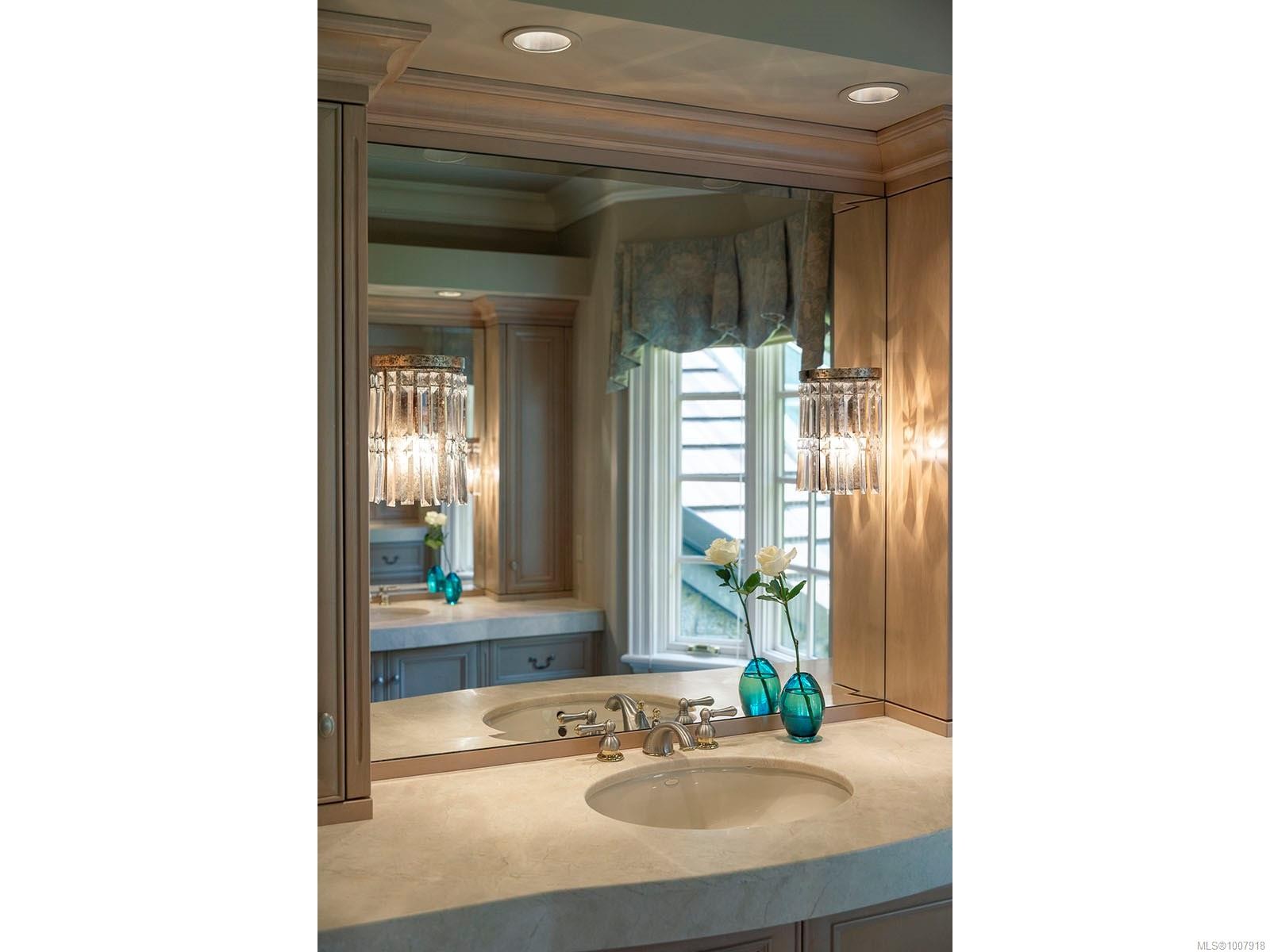 3445 Beach Dr, Oak Bay, BC