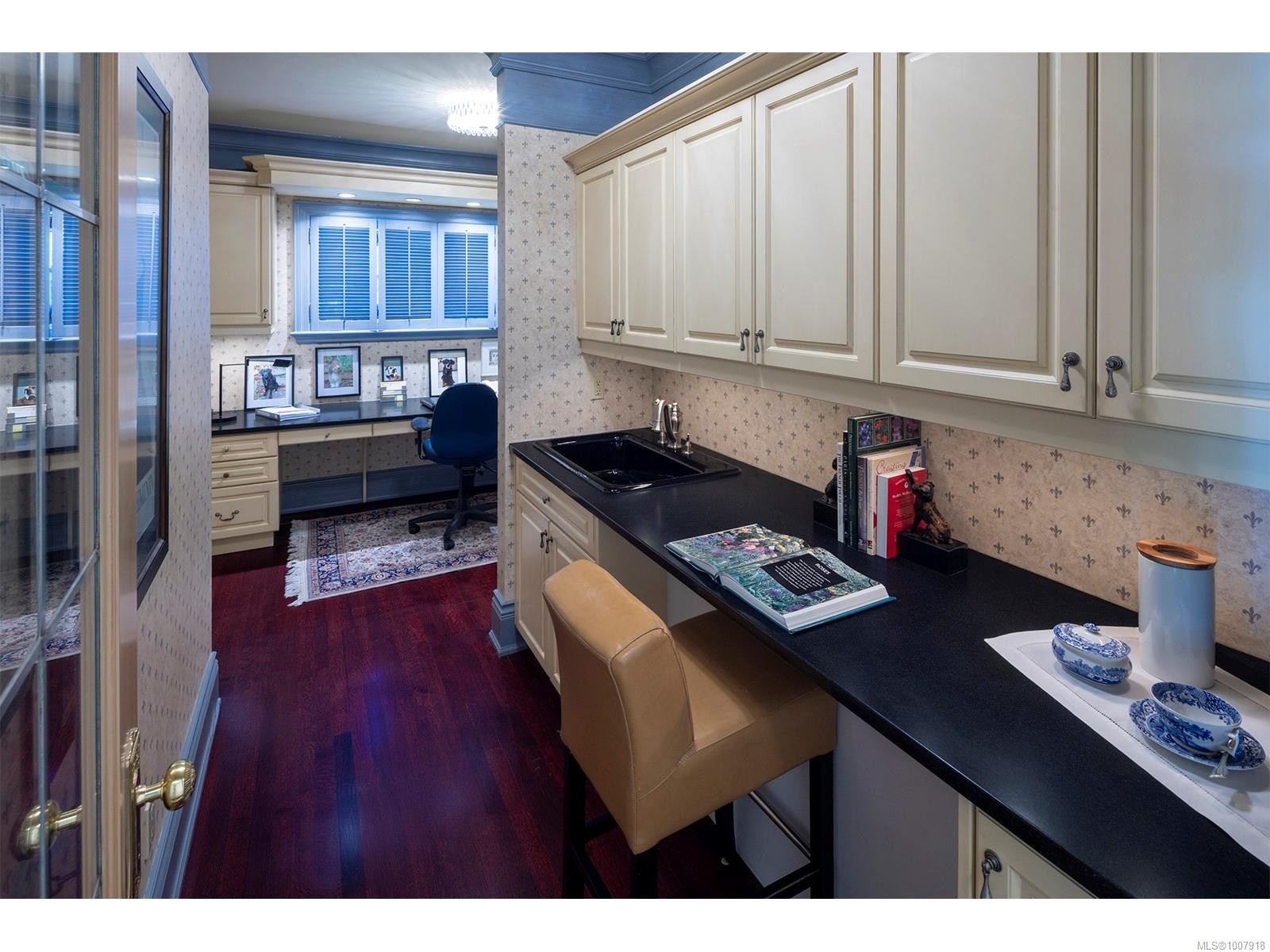 3445 Beach Dr, Oak Bay, BC