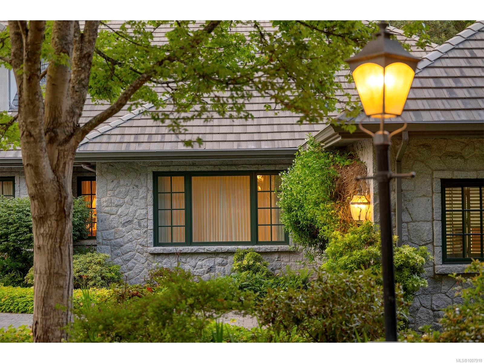 3445 Beach Dr, Oak Bay, BC