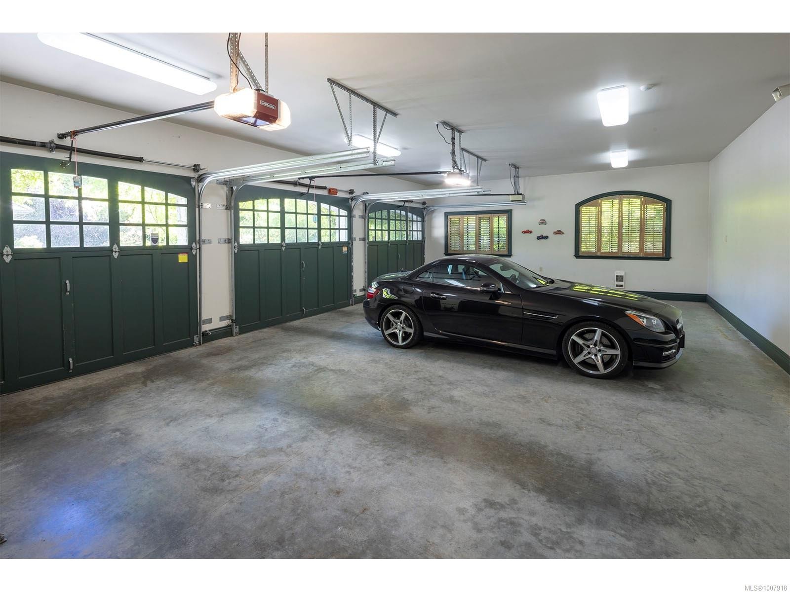 3445 Beach Dr, Oak Bay, BC