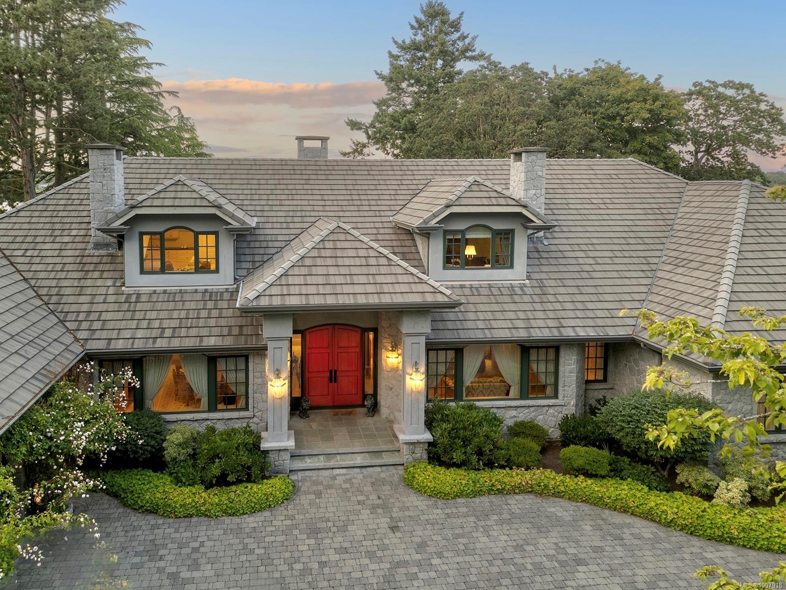 3445 Beach Dr, Oak Bay, BC