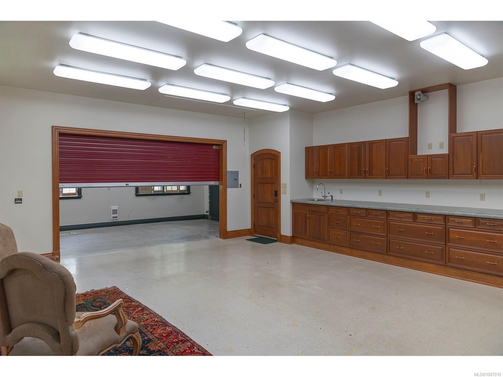 3445 Beach Dr, Oak Bay, BC