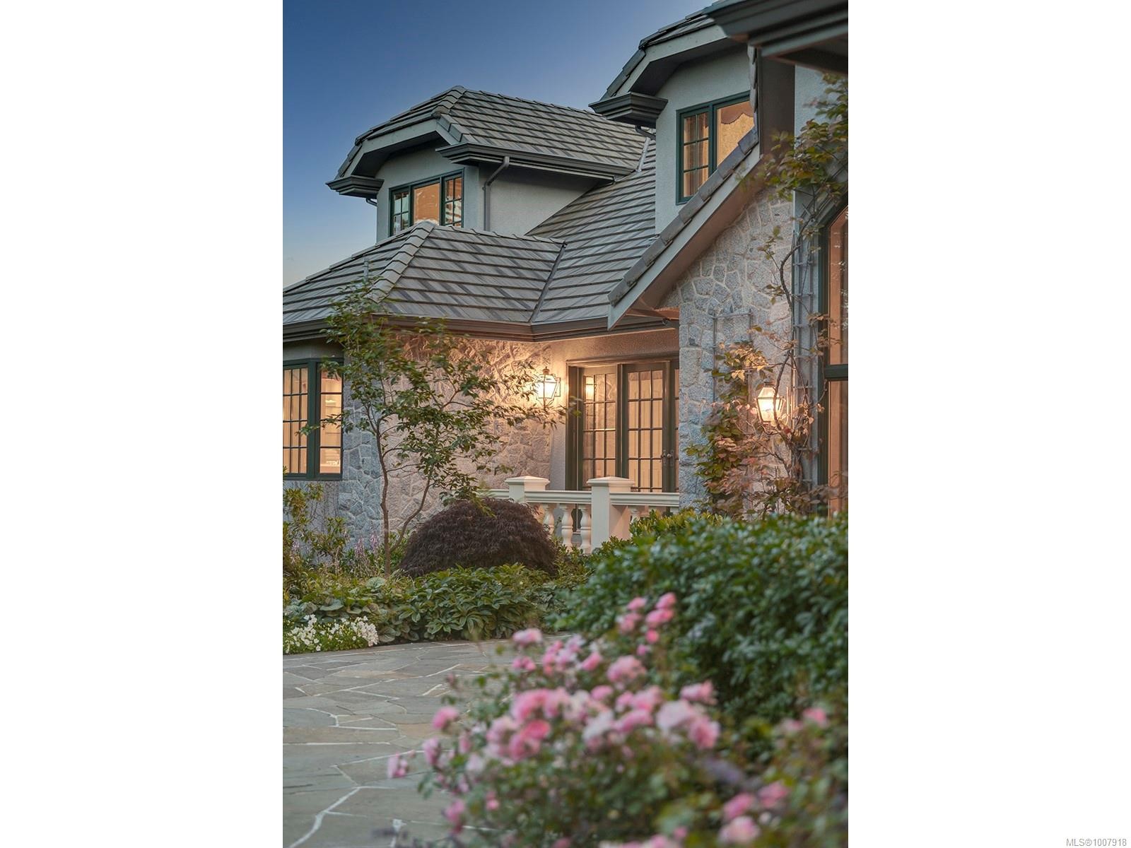 3445 Beach Dr, Oak Bay, BC