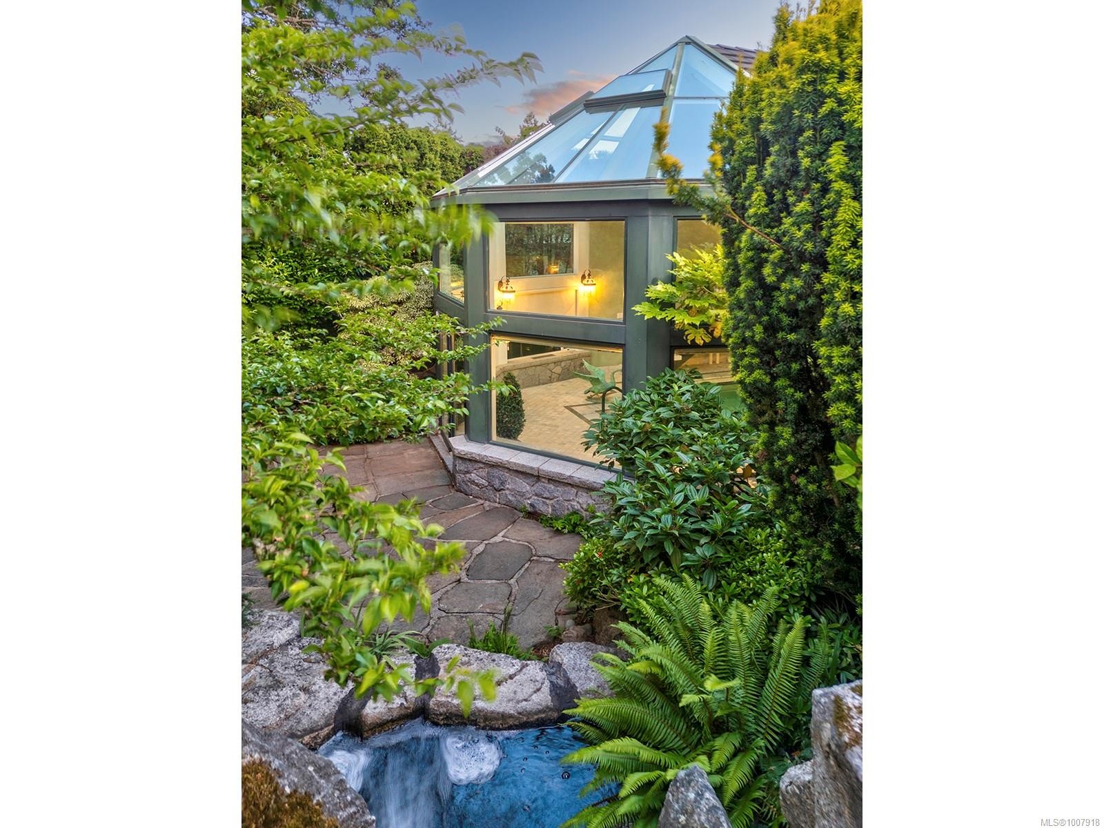 3445 Beach Dr, Oak Bay, BC
