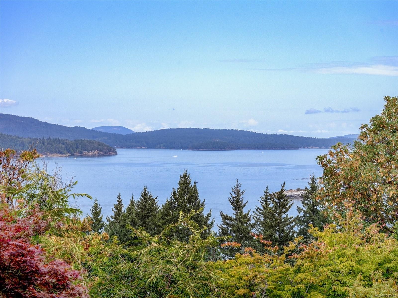 1360 Cloake Hill Rd, North Saanich, BC