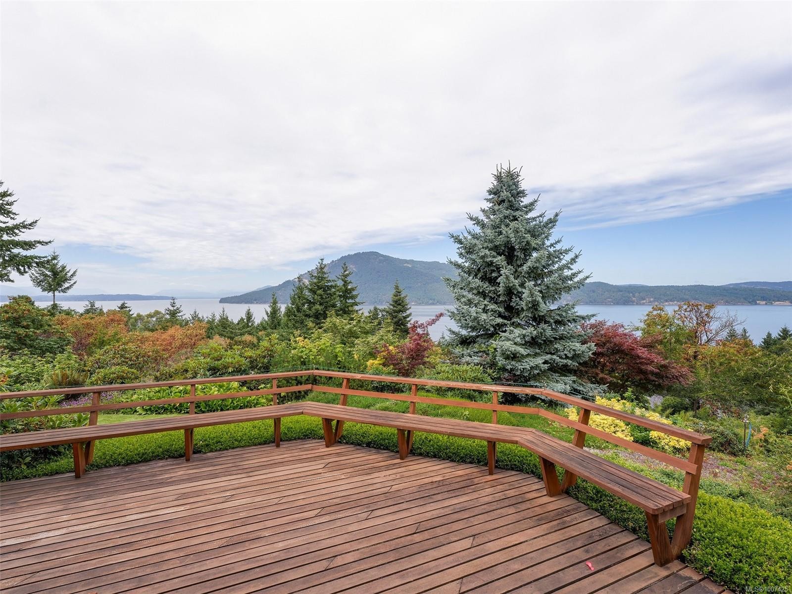 1360 Cloake Hill Rd, North Saanich, BC