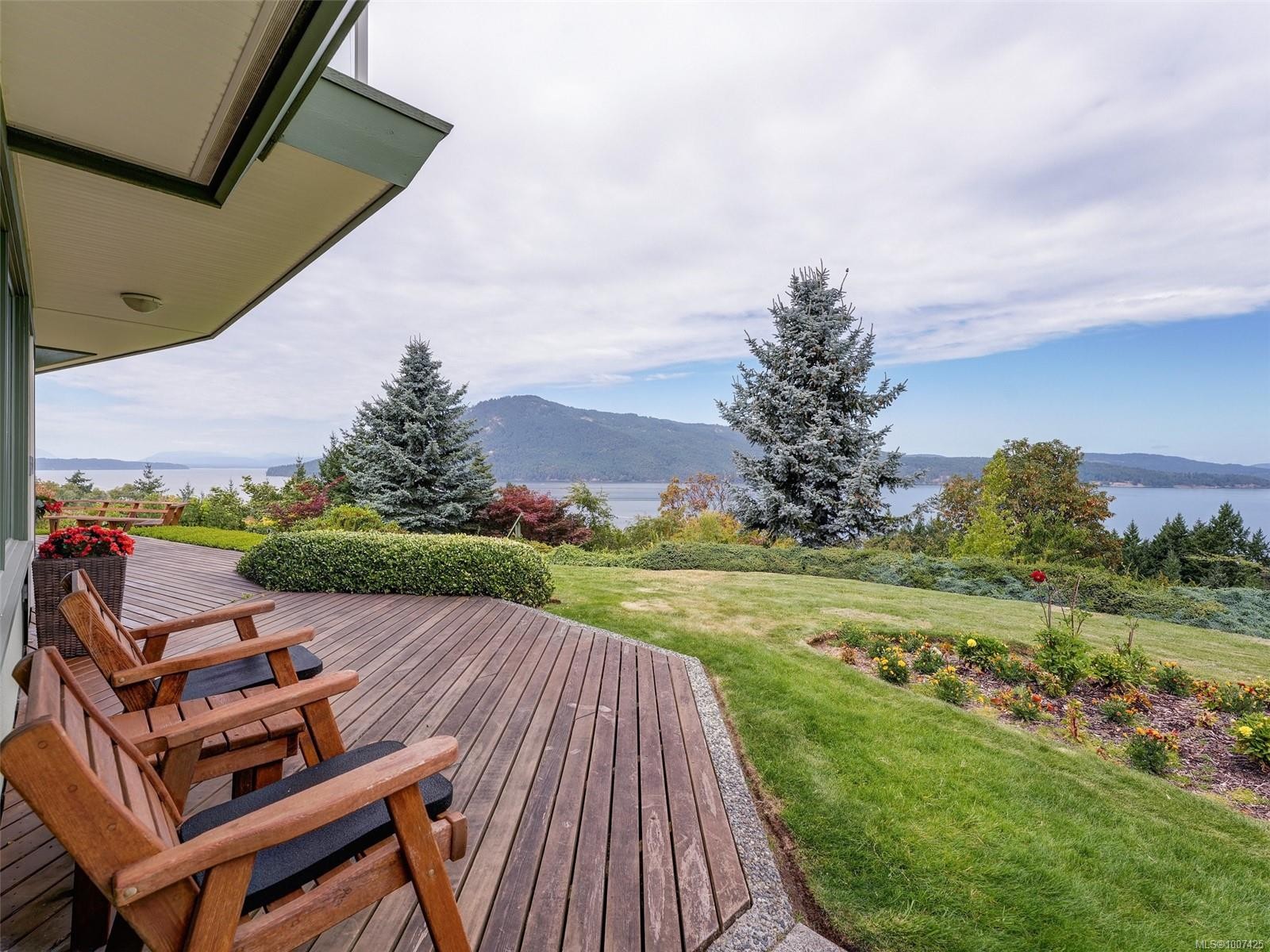 1360 Cloake Hill Rd, North Saanich, BC