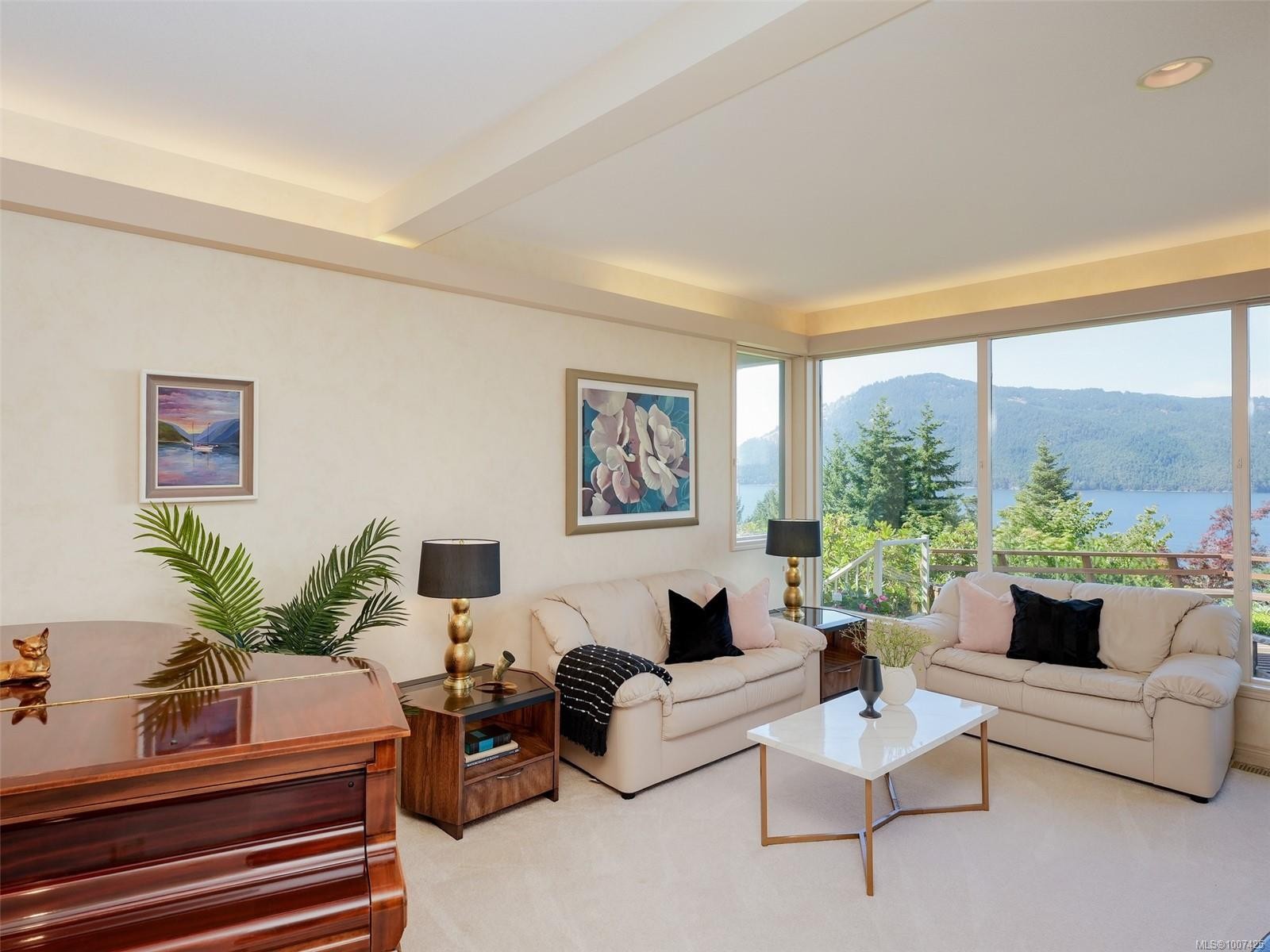 1360 Cloake Hill Rd, North Saanich, BC