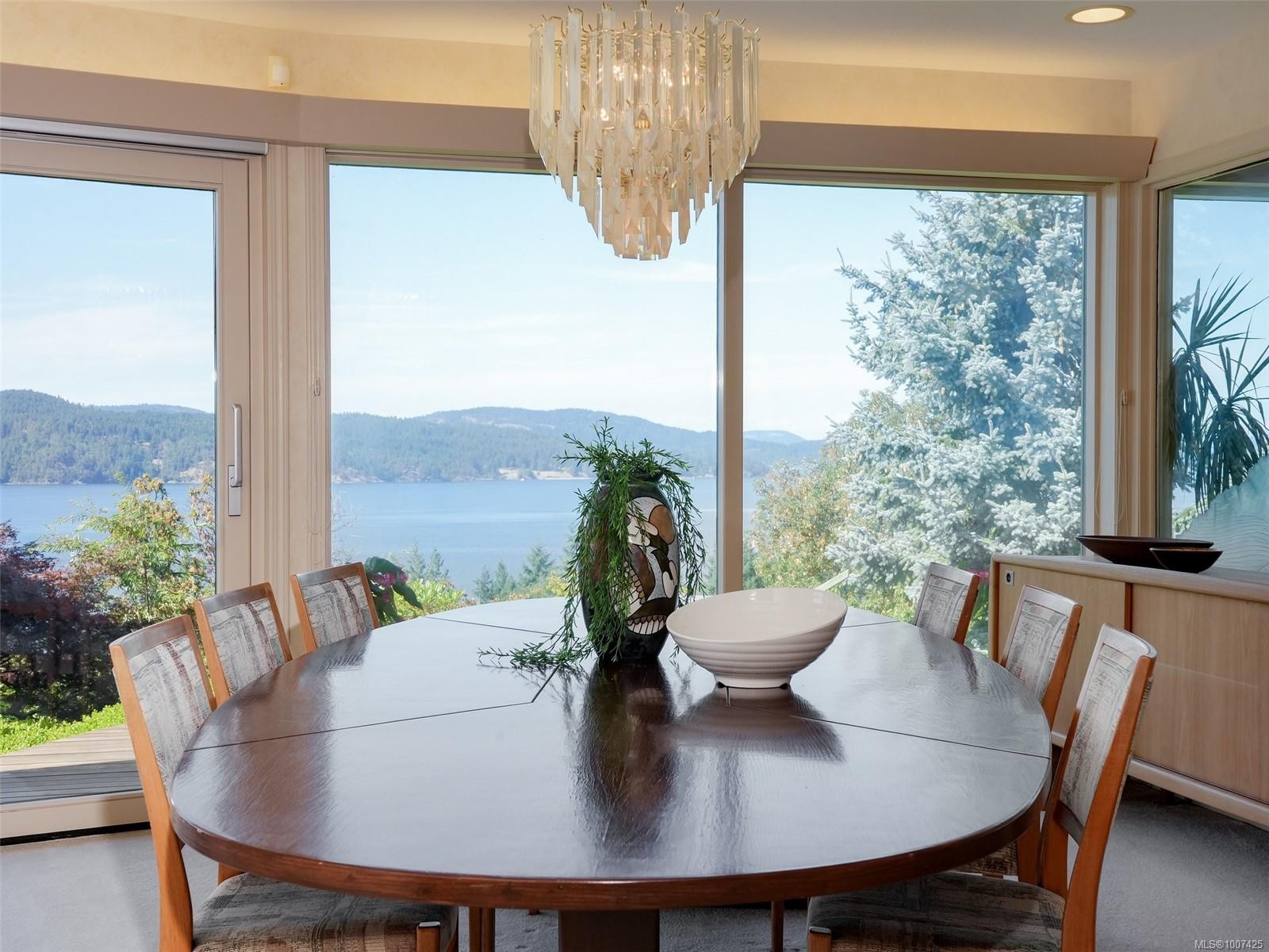 1360 Cloake Hill Rd, North Saanich, BC