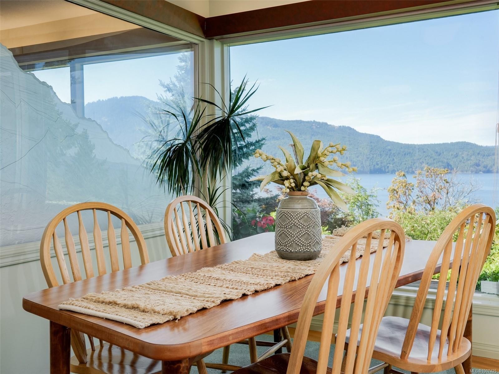 1360 Cloake Hill Rd, North Saanich, BC