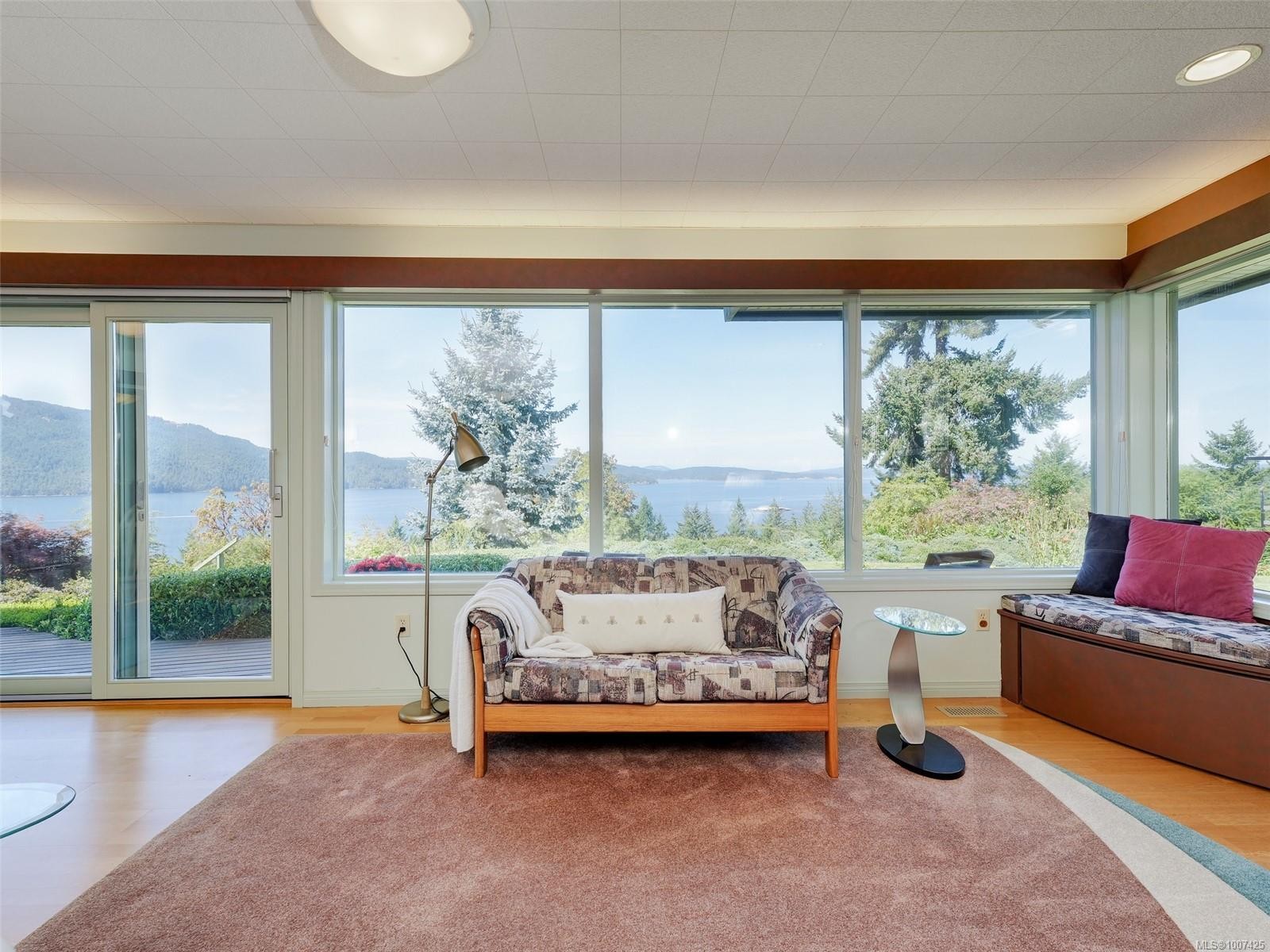 1360 Cloake Hill Rd, North Saanich, BC