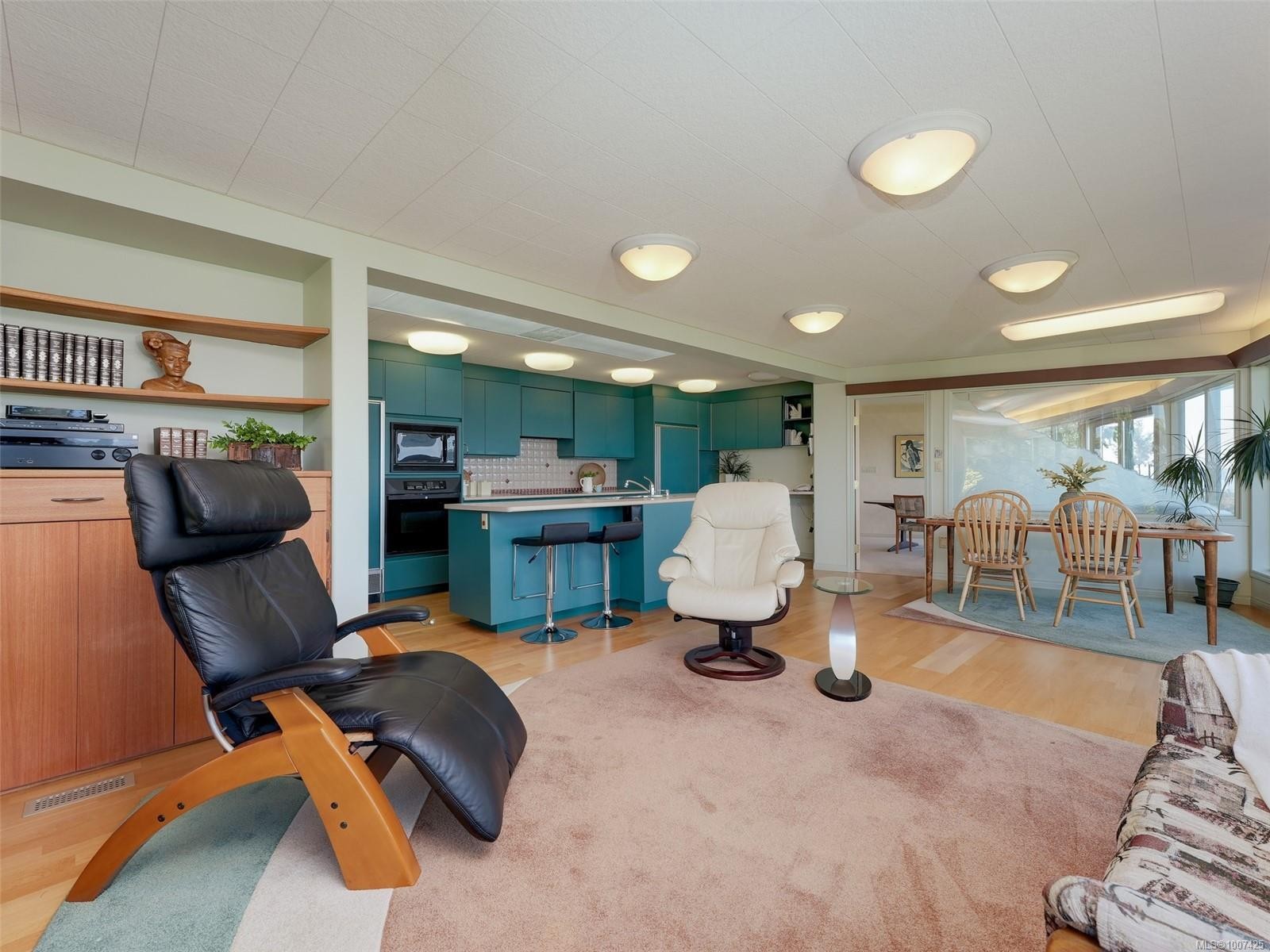 1360 Cloake Hill Rd, North Saanich, BC