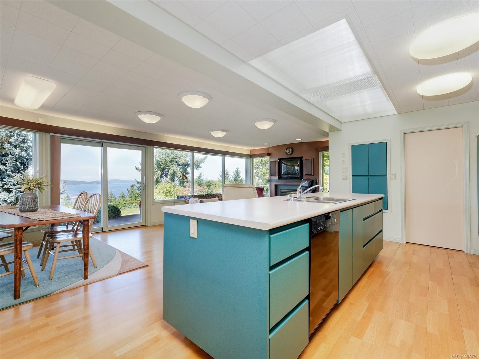 1360 Cloake Hill Rd, North Saanich, BC