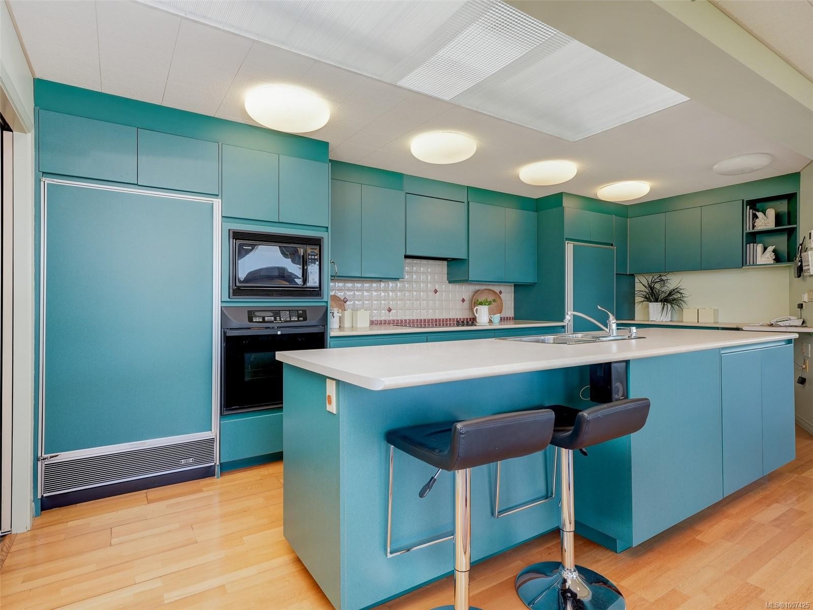 1360 Cloake Hill Rd, North Saanich, BC