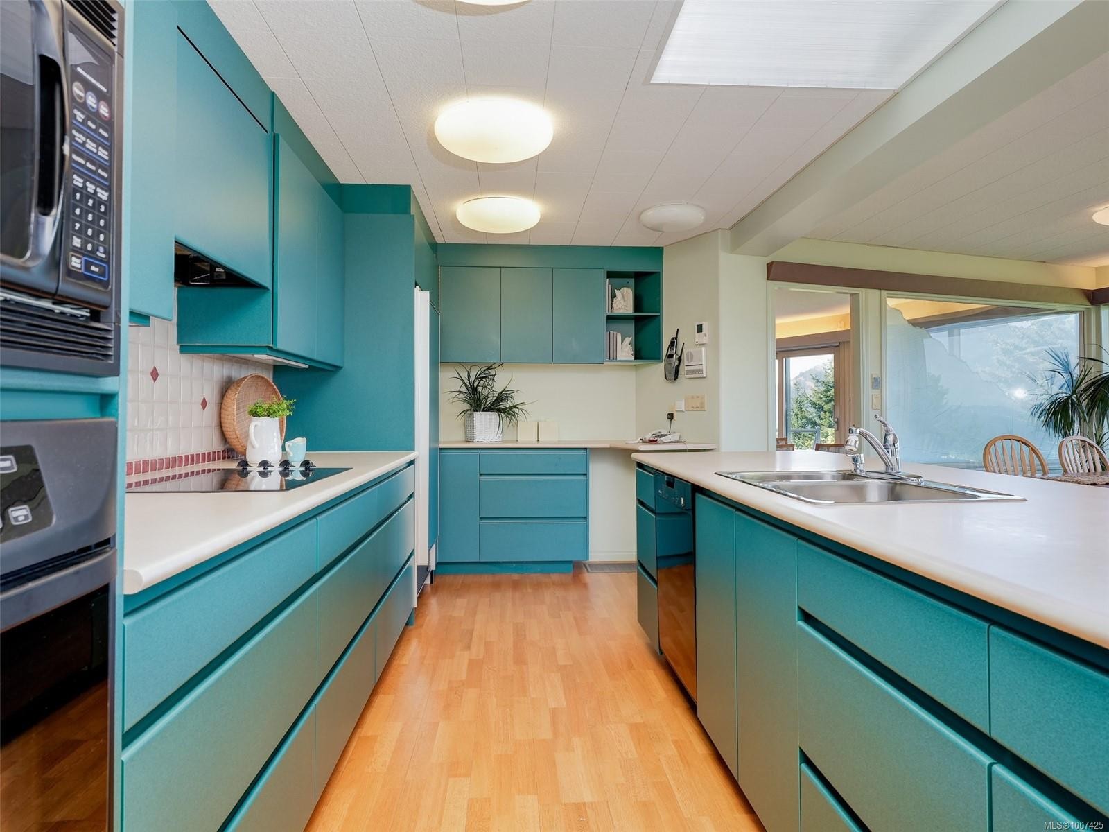 1360 Cloake Hill Rd, North Saanich, BC