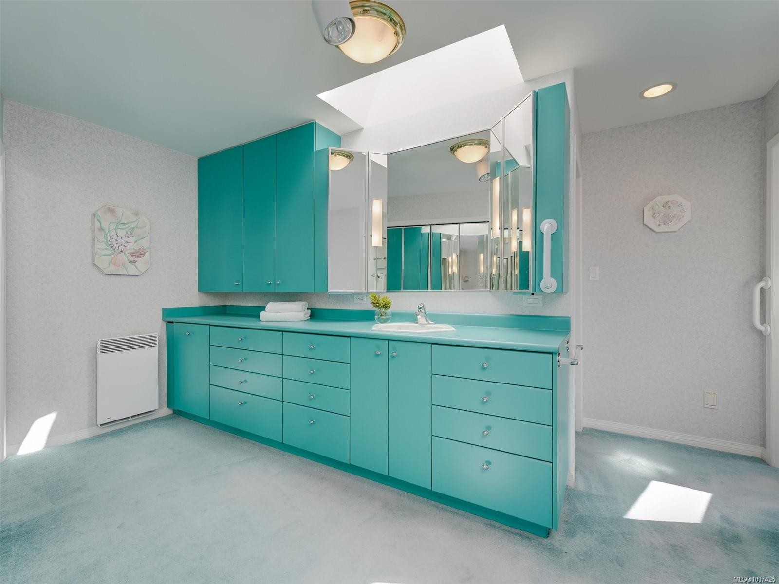 1360 Cloake Hill Rd, North Saanich, BC