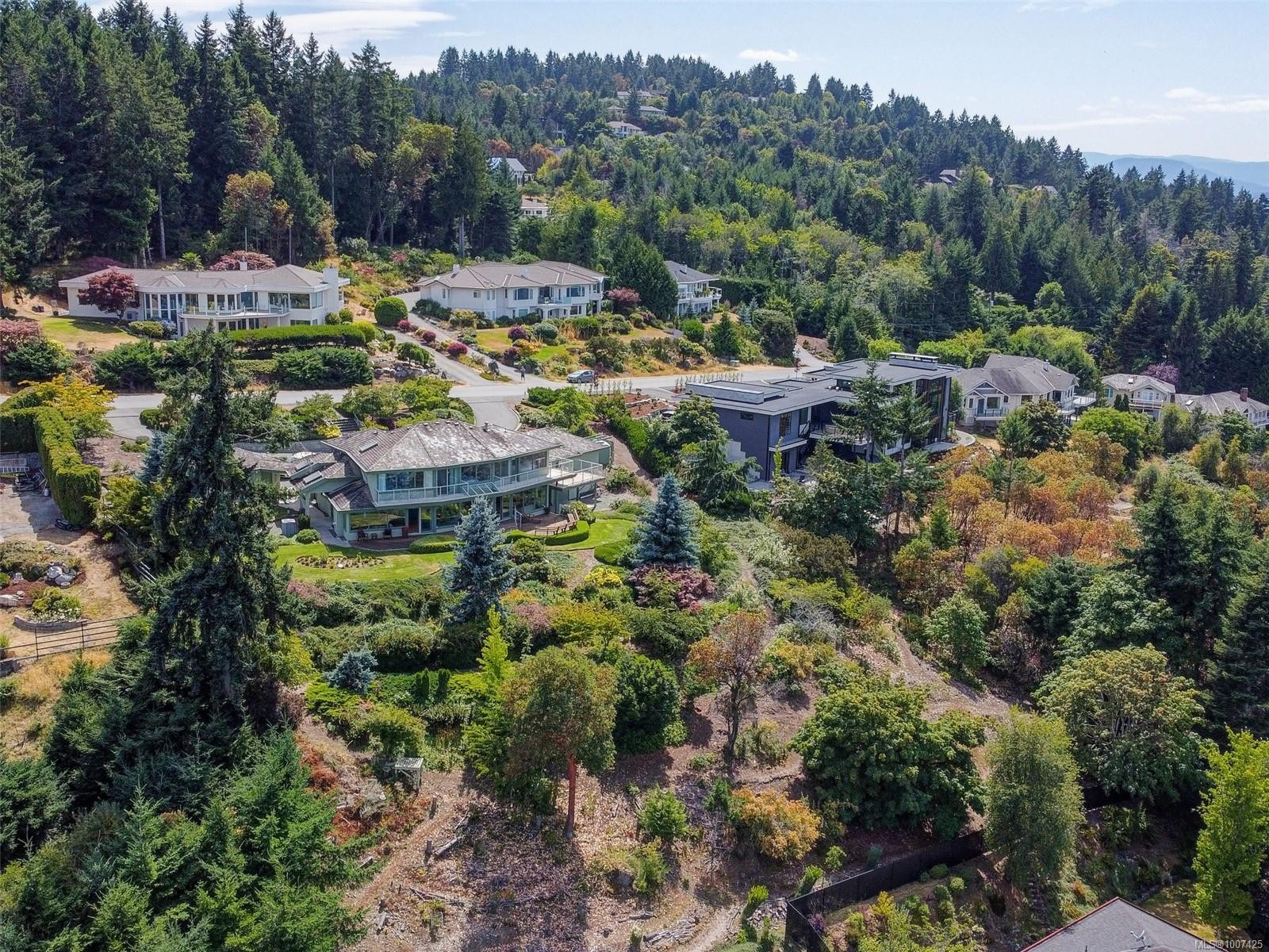 1360 Cloake Hill Rd, North Saanich, BC