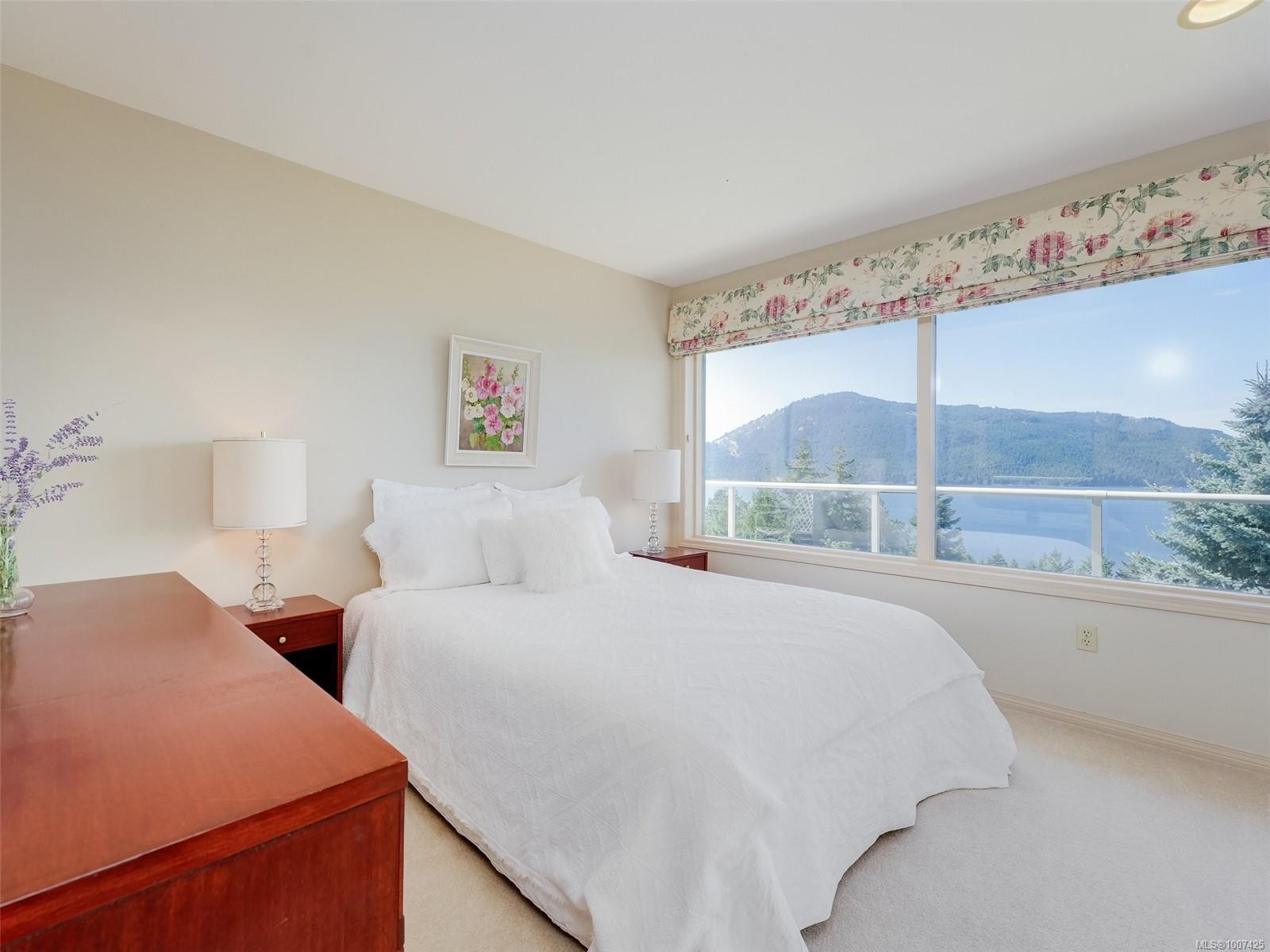 1360 Cloake Hill Rd, North Saanich, BC